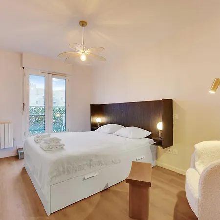 Charming With Balcony Apartment *