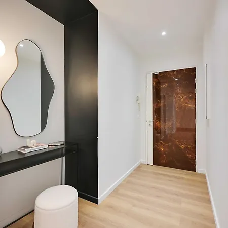 Apartment Charming With Balcony