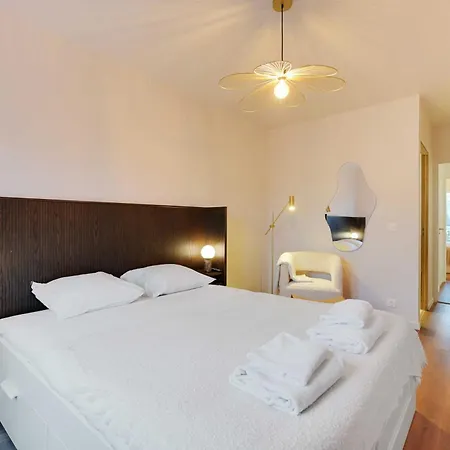 Charming With Balcony Apartment Charenton-le-Pont